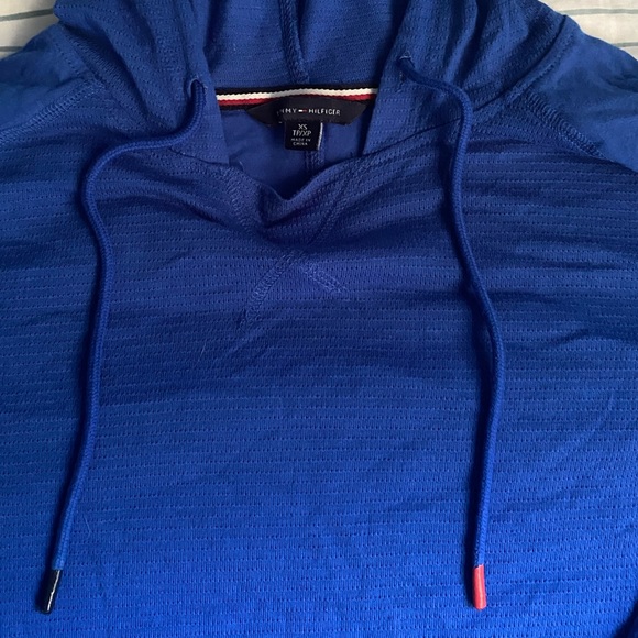 Tommy Hilfiger athletic sweater like new! - Picture 7 of 7
